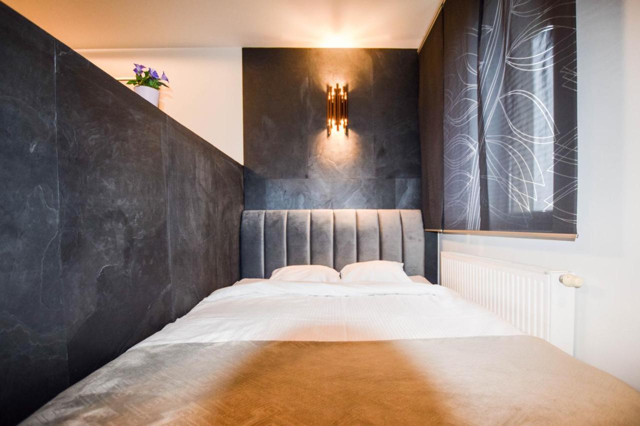 Apartament Z Widokiem Na Wawel W Centrum Miasta Krakow Dış mekan fotoğraf