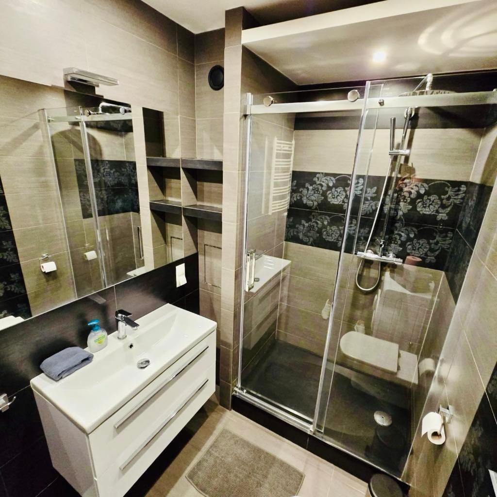 Apartament Z Widokiem Na Wawel W Centrum Miasta Krakow Dış mekan fotoğraf